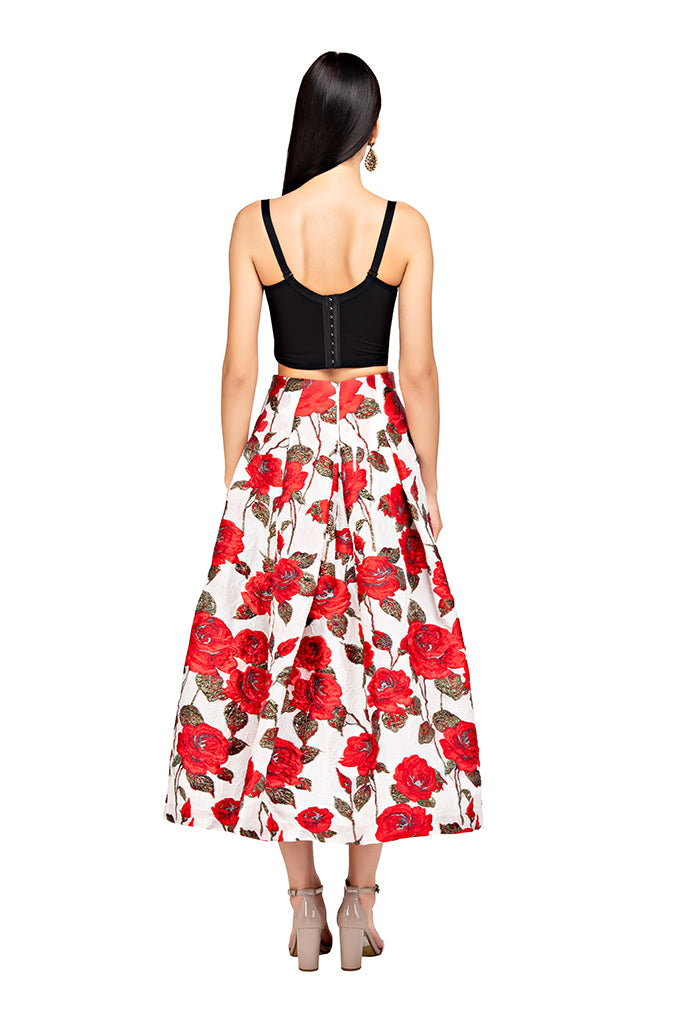 تنورة ميدي مزينة بنقشة زهور باللون الأحمر