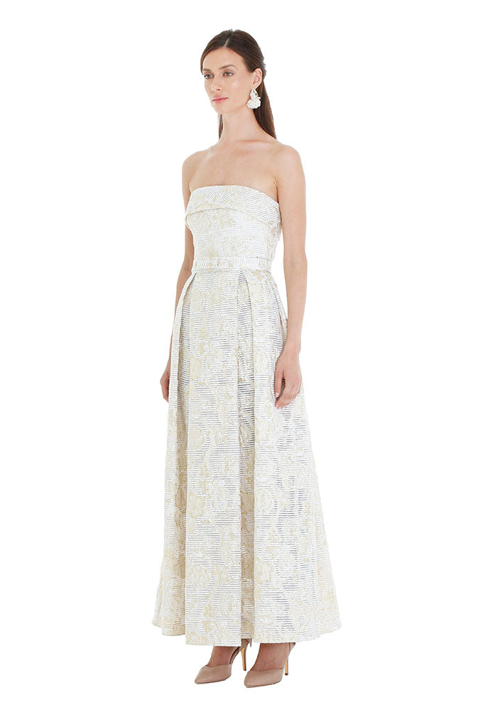 فستان فيرونيكا المعدني باللون الأبيض